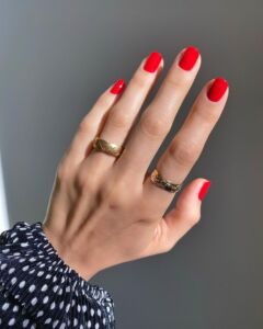 Φωτεινά Κόκκινα νύχια 2021 - Irida spa
